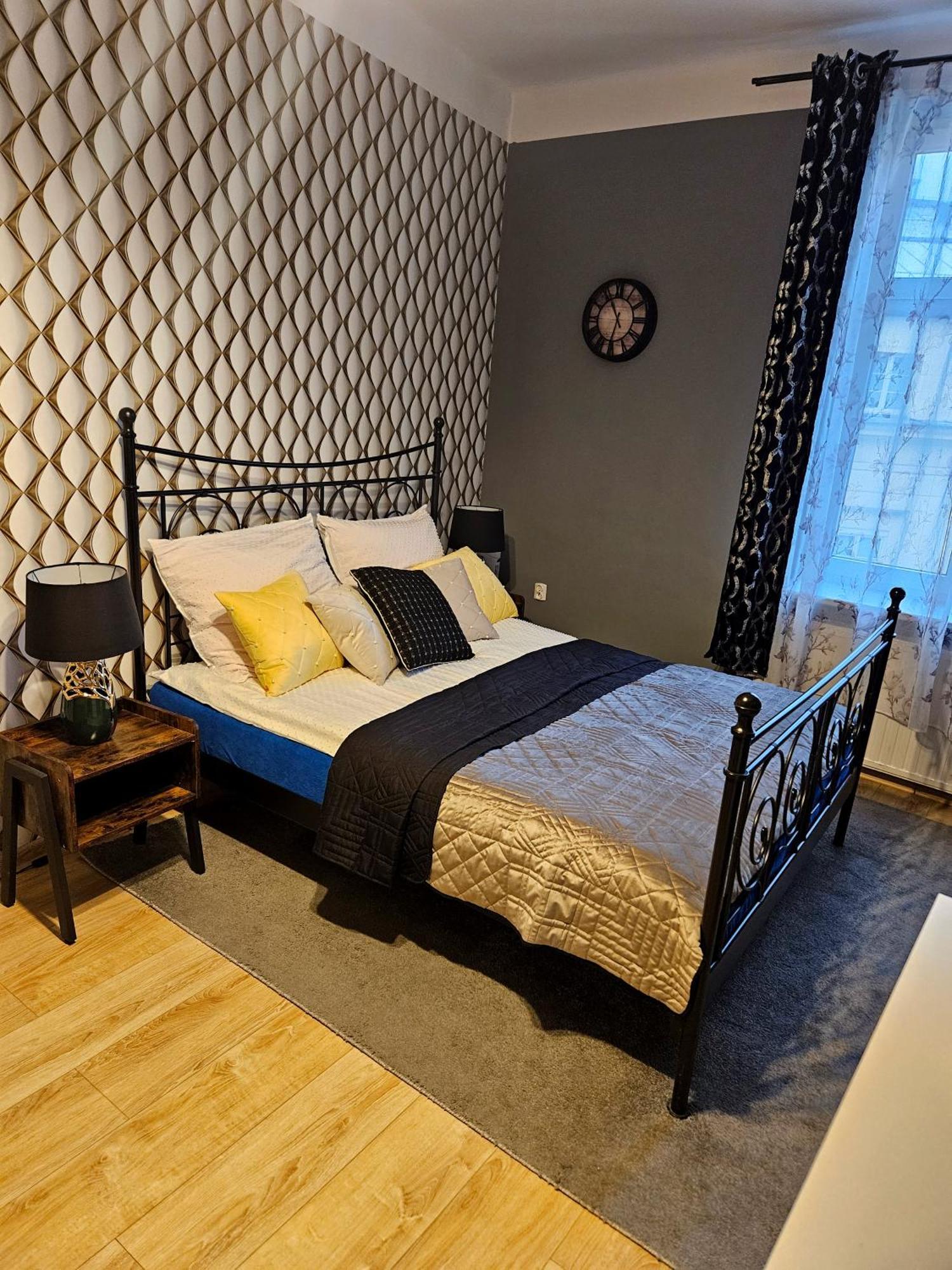 Sara -mikolajska - Rynek - Netflix Hydromassage Apartment Krakau